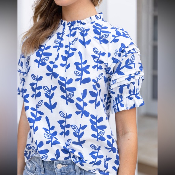 Blue and white mod floral ruffle neck top - Picture 7 of 12
